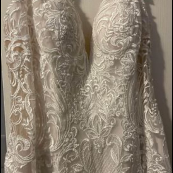 Sophia Tolli Wedding Dress - Picture 4 of 8